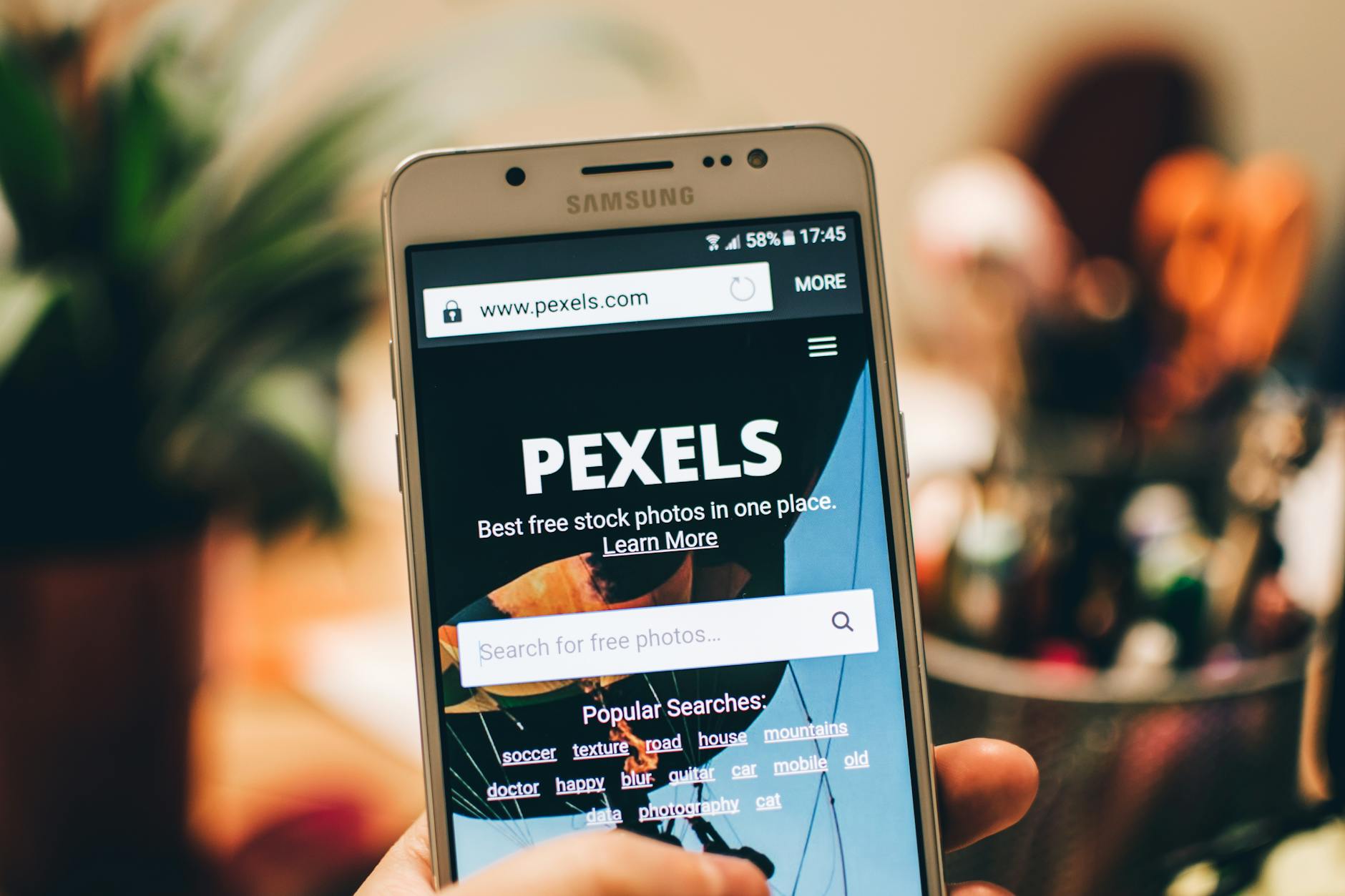 Website speed and performance test on a mobile phone