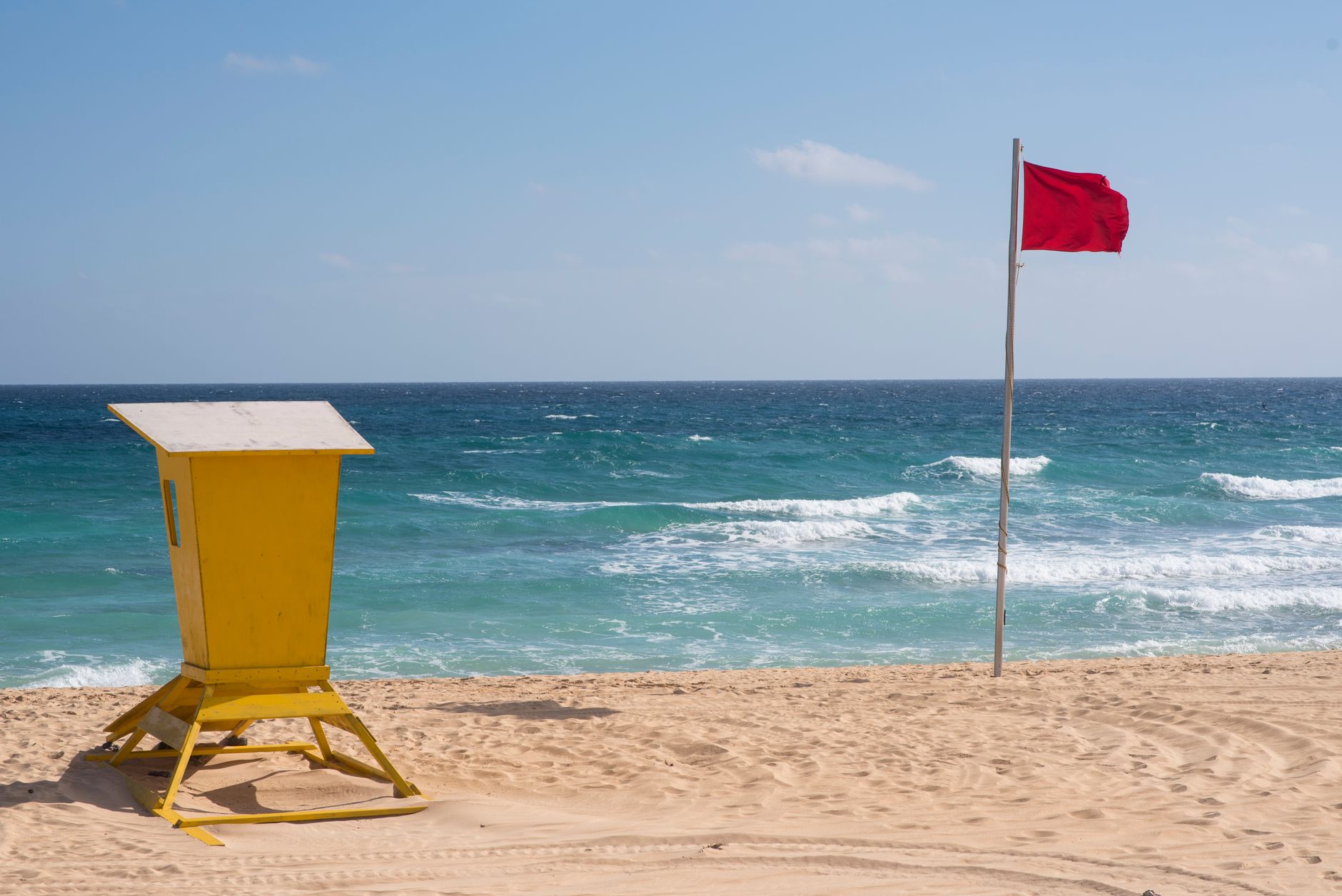 Warning sign symbolising red flags to watch for